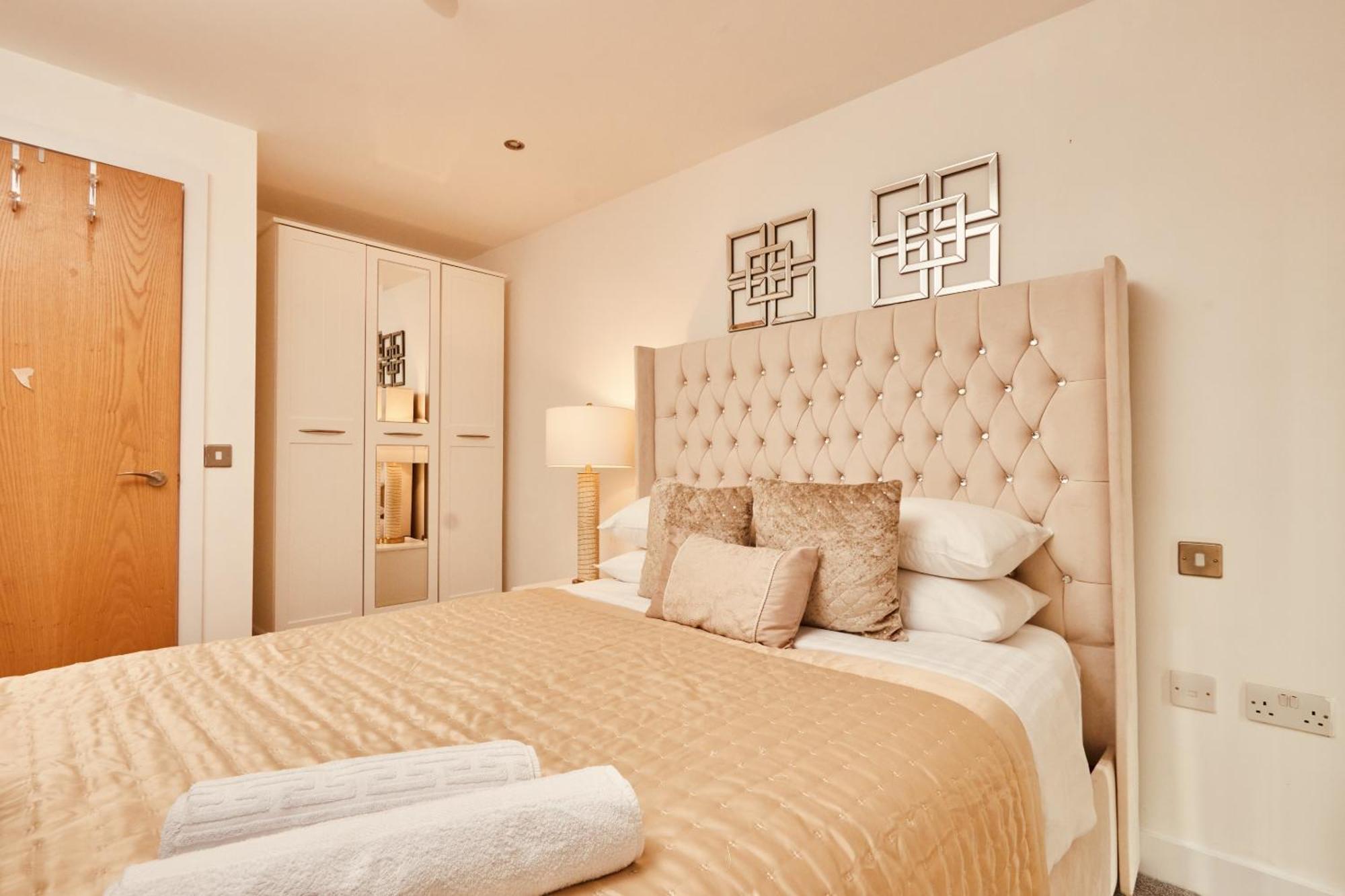 Central Leeds Dock Apt&Free Secure Parking! Exterior photo